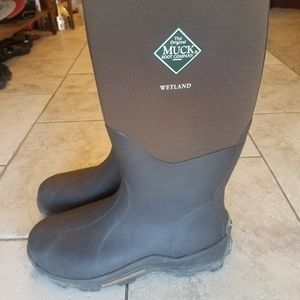 Muck boots